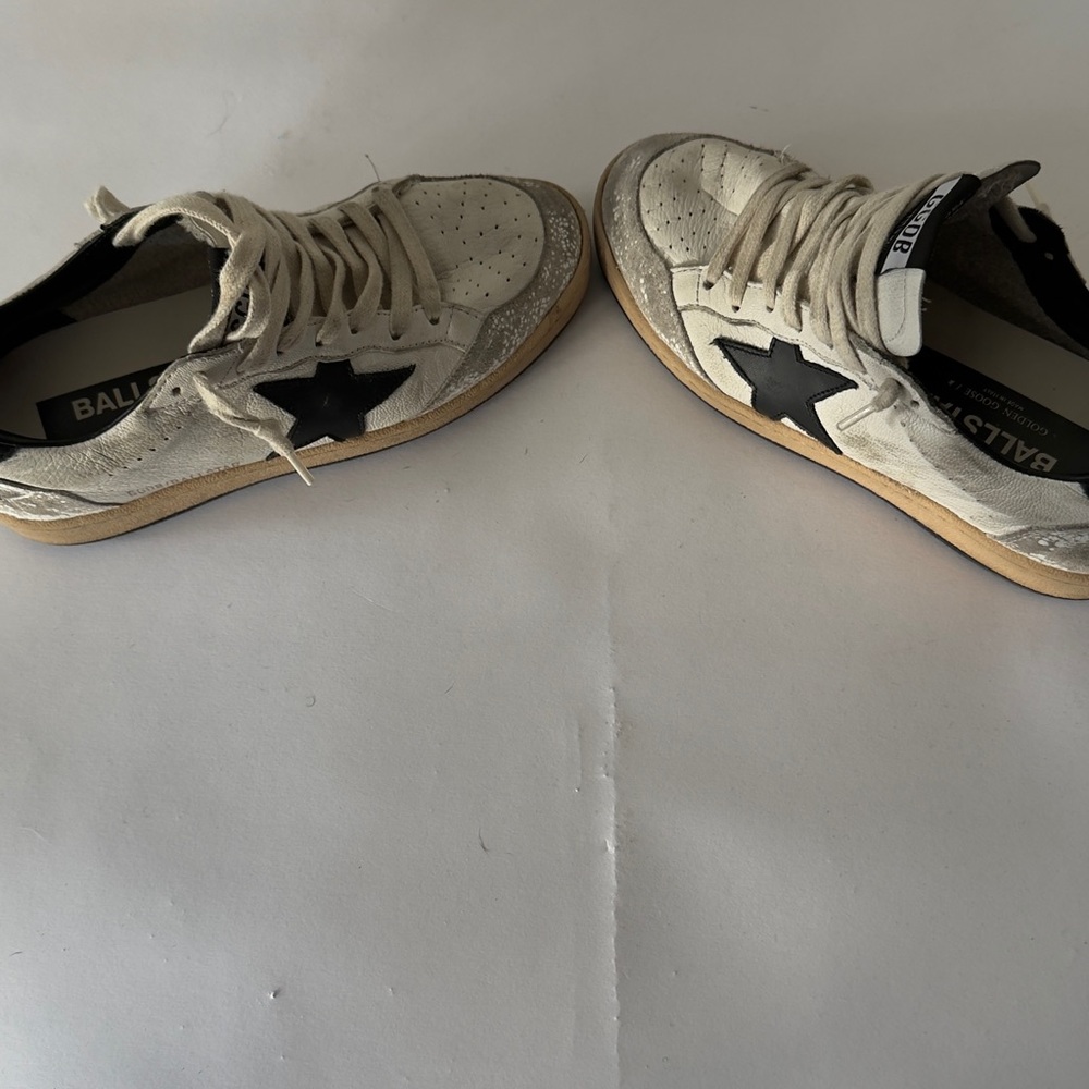 Golden Goose Cream Leather Low-Top Sneakers with Black Heel Tab